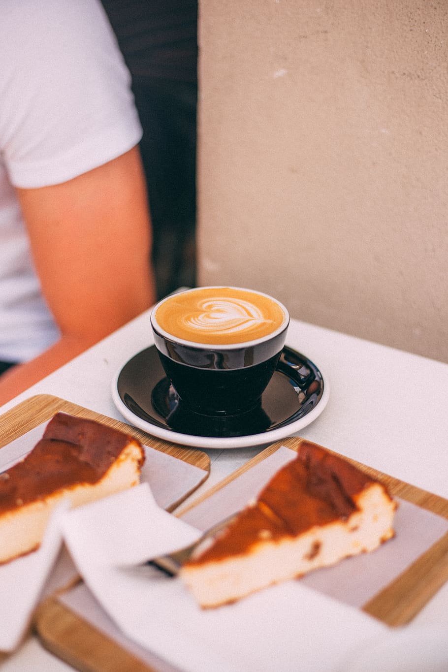 heart cappuccino on cup, berlin, espresso, coffee, cake, latte, HD wallpaper