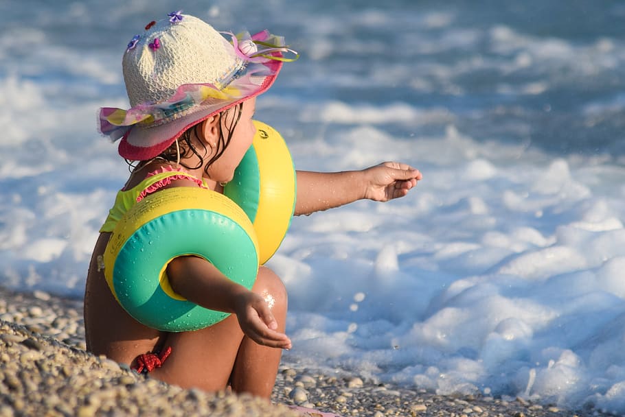 child, fun, beach, waves, holiday, swimming, rubber rings, sea HD wallpaper