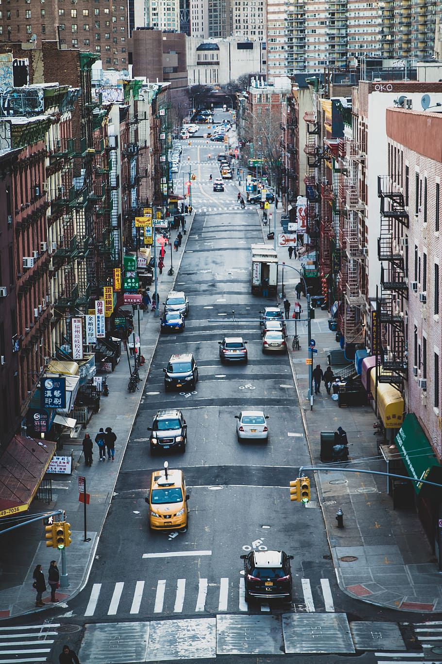 vehicles on road, city, transportation, architecture, mode of transportation HD wallpaper