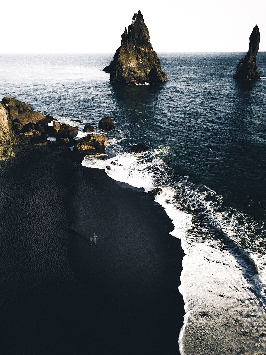 brown cliffs on ocean, sea, water, rock, scenics - nature, beauty in nature HD wallpaper