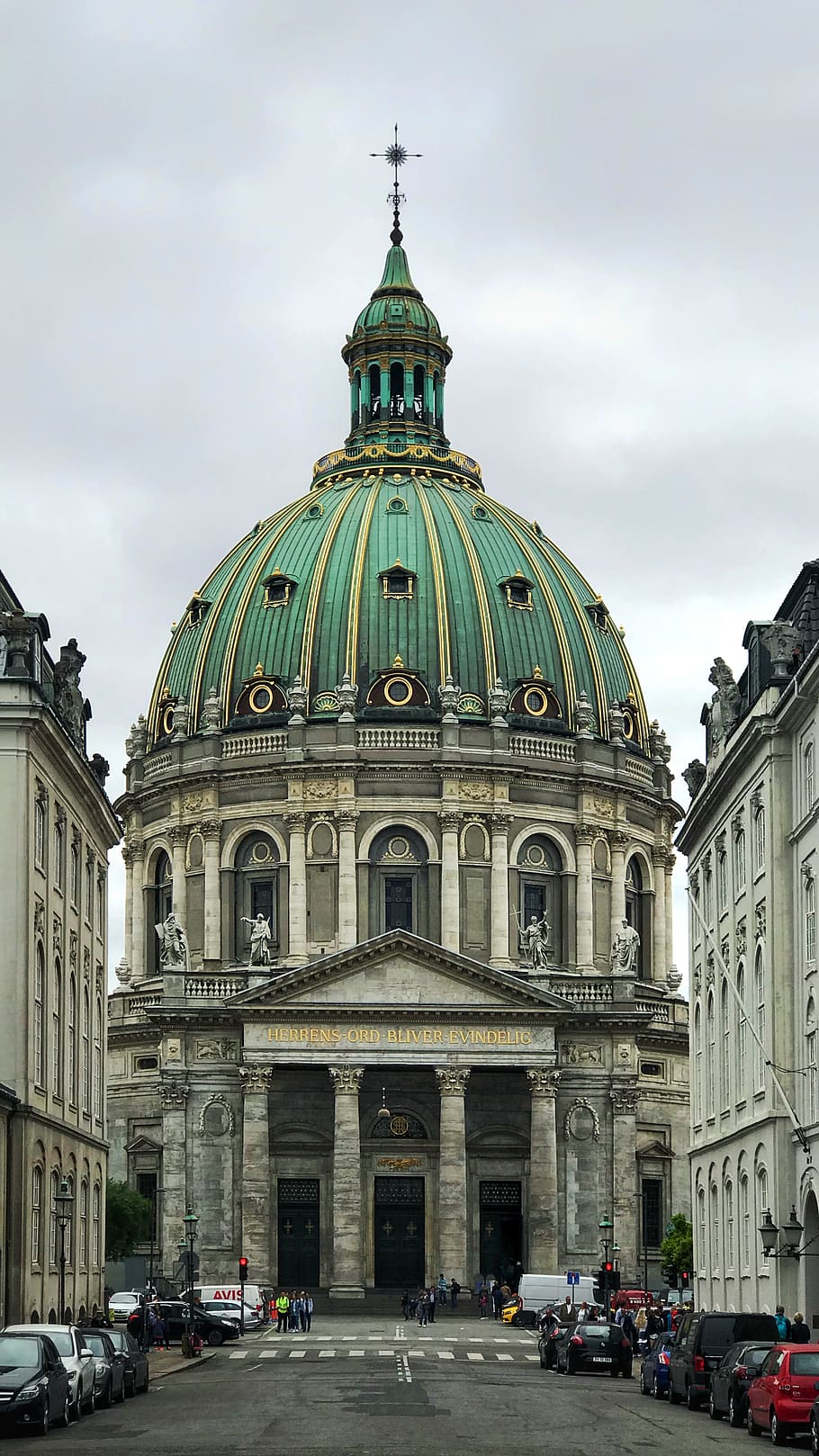 architecture, dome, building, human, person, car, transportation HD wallpaper