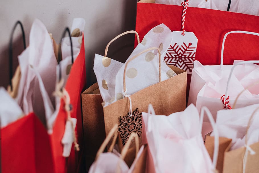 shallow focus photography of paper bags, gift, giftwrap, christmas HD wallpaper