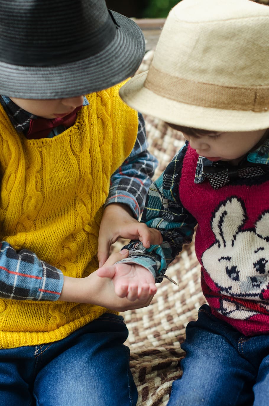 Kids Wearing Hat, cap, care, children, cute, family, fashion HD wallpaper