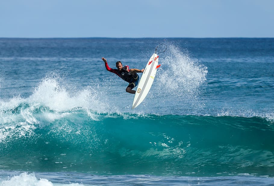 Man Surfing, fun, ocean, person, sea, splash, sport, surfboard HD wallpaper