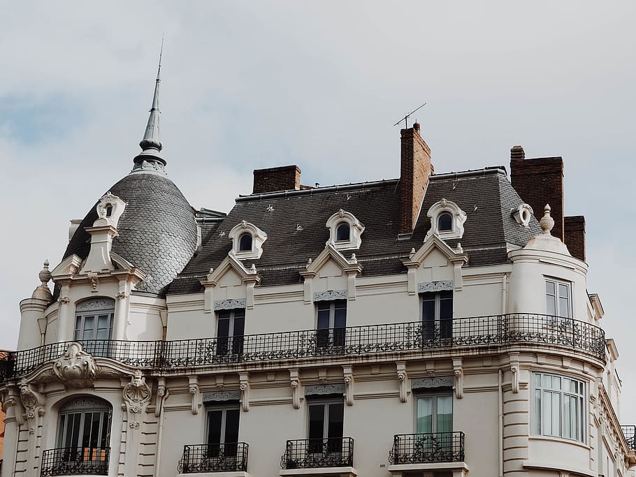 White and Gray Building, architectural, architecture, balcony HD wallpaper
