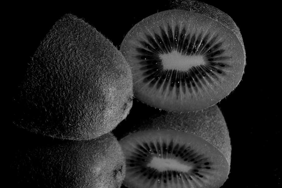 kiwi, reflection, texture, studio shot, black background, close-up HD wallpaper