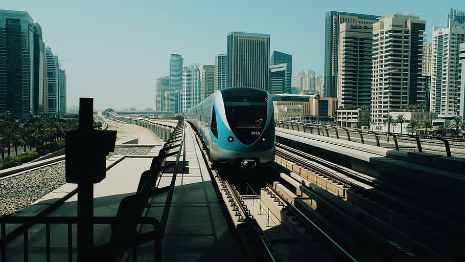 blue and black train on rail, built structure, building exterior HD wallpaper