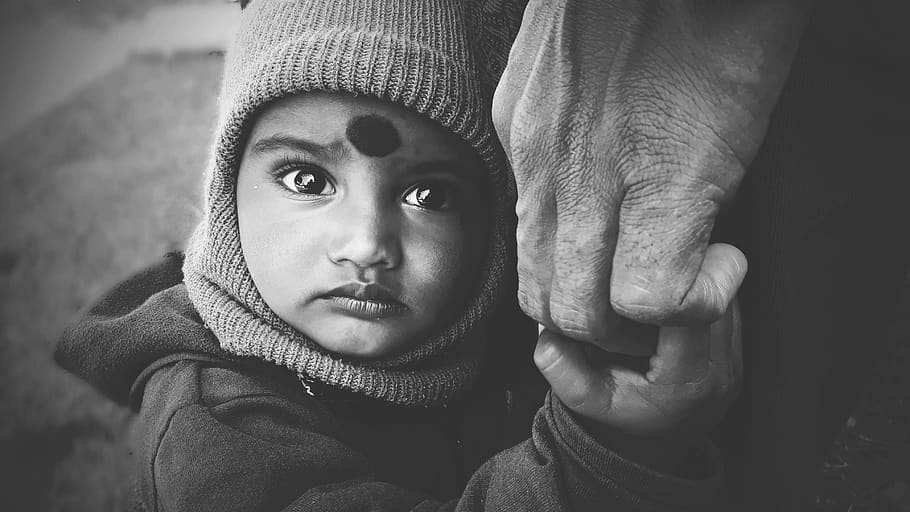 people, portrait, man, face, child, emotional, black and white HD wallpaper