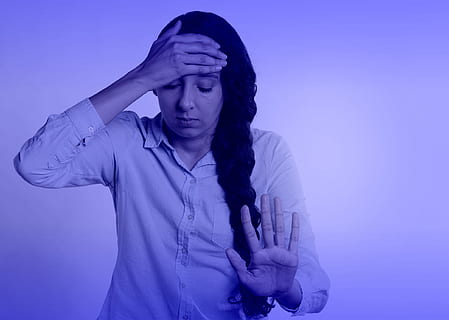 Upset Woman - Depression - Despair, in distress, alone, breakdown HD wallpaper