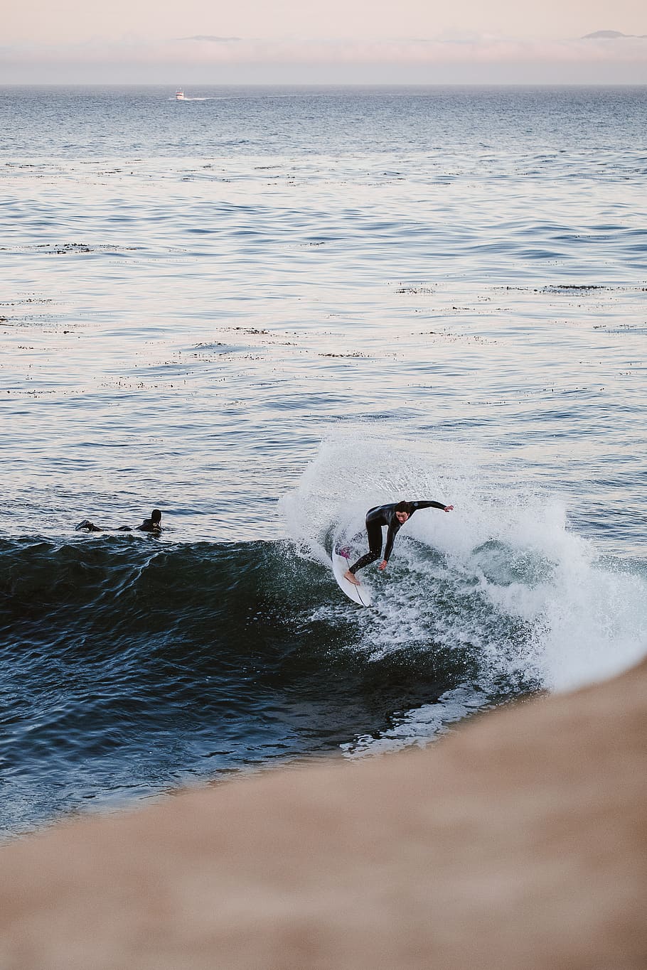 person playing surfboard on wave, water, sea, motion, horizon over water HD wallpaper