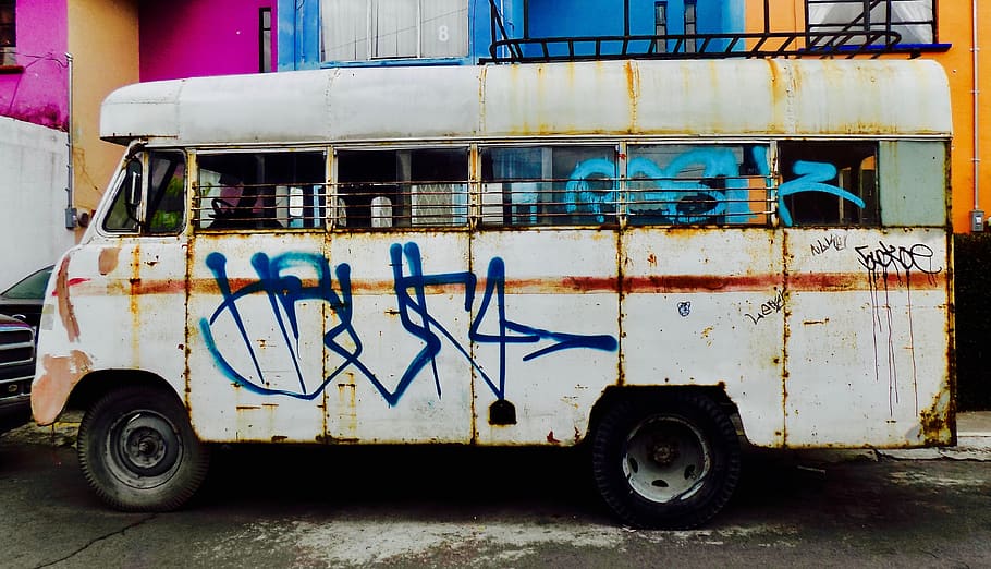 white bus under cloudy sky, vehicle, graffiti, transportation HD wallpaper