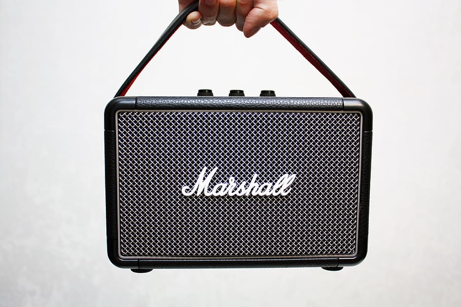 Marshall Middleton Portable Bluetooth Speaker Launched In India: All  Details - News18