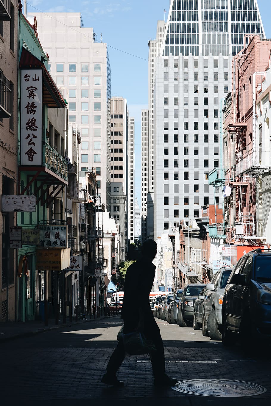 man crossing street, building exterior, city, architecture, built structure HD wallpaper