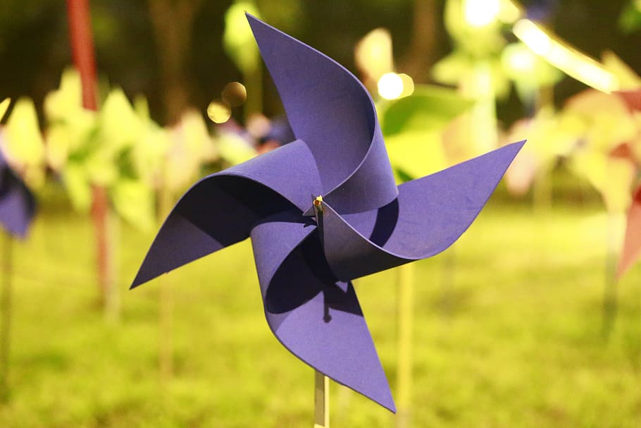 pinwheel, pretty, highlights, focus on foreground, paper, close-up