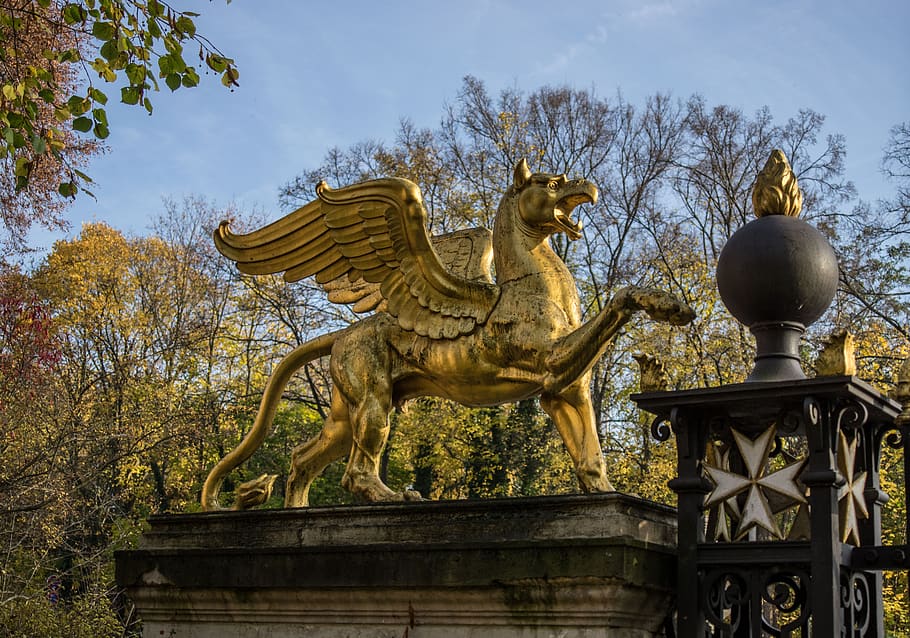 lion, bronze statue, pegasus, mythical creatures, sculpture HD wallpaper
