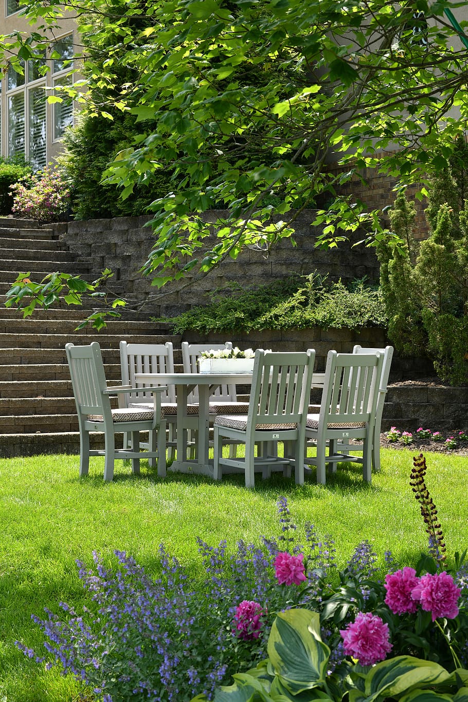 white-wooden-dining-table-with-chairs-se