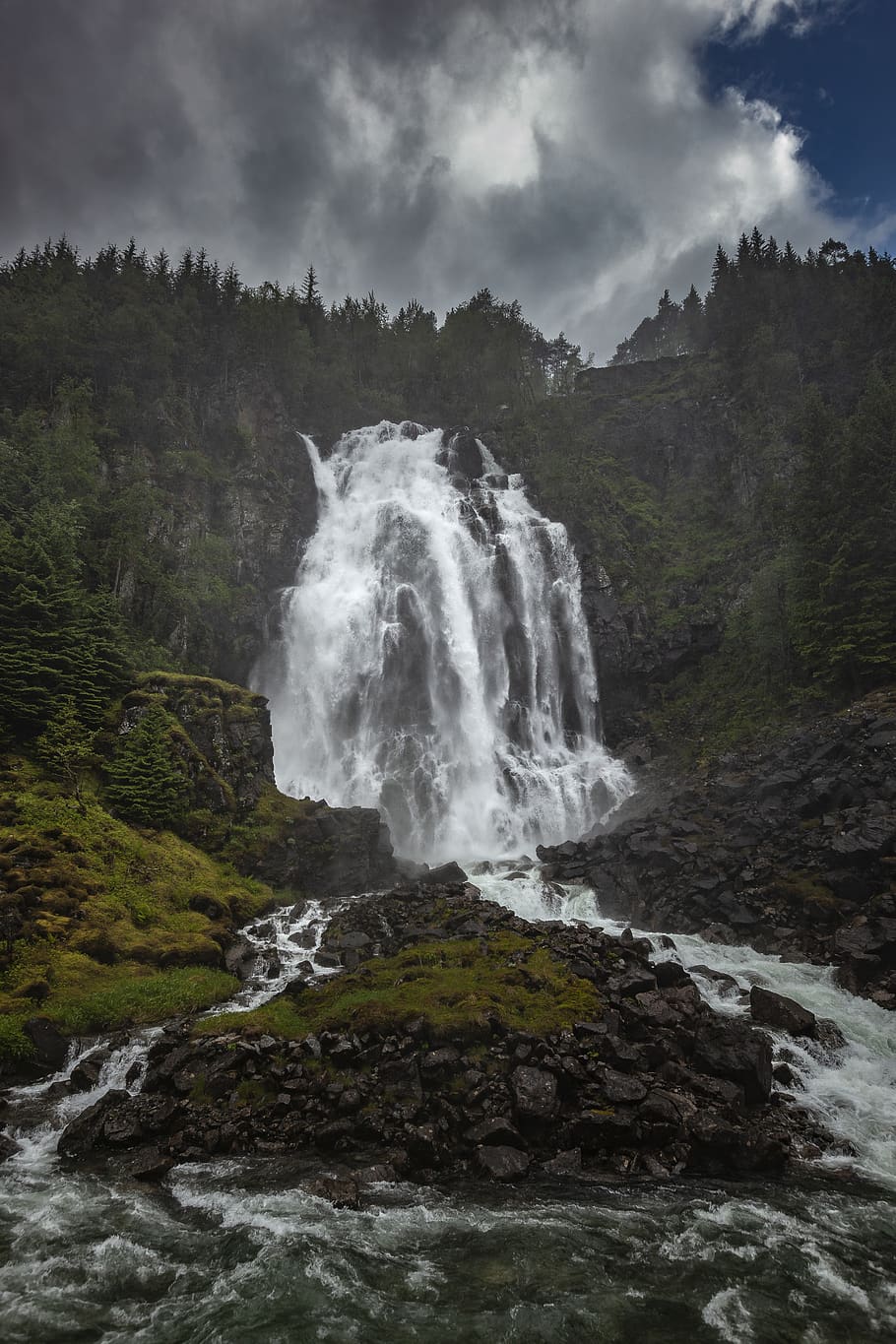waterfalls between mountain during daytime, cloud - sky, motion HD wallpaper