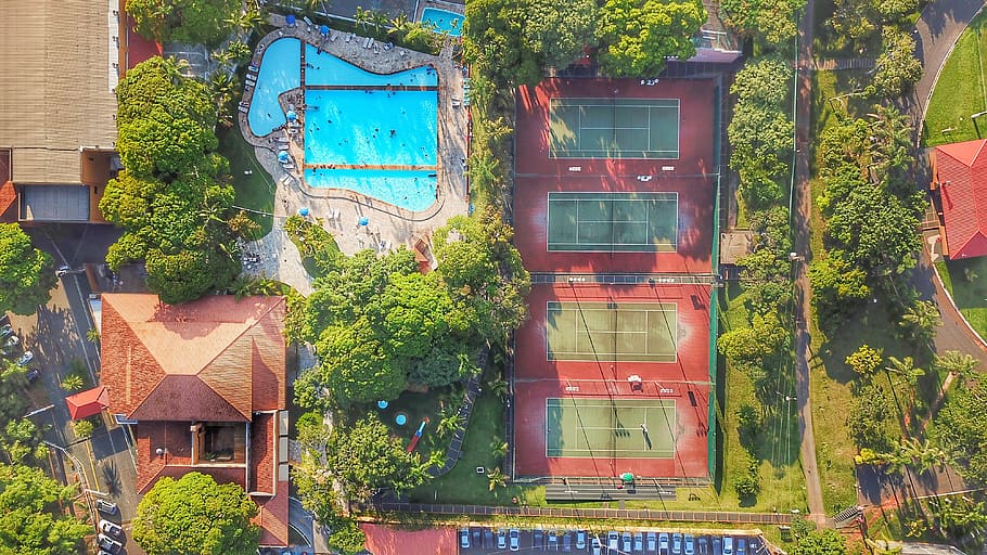 aerial photo of swimming pool and tennis court during daytime, HD wallpaper