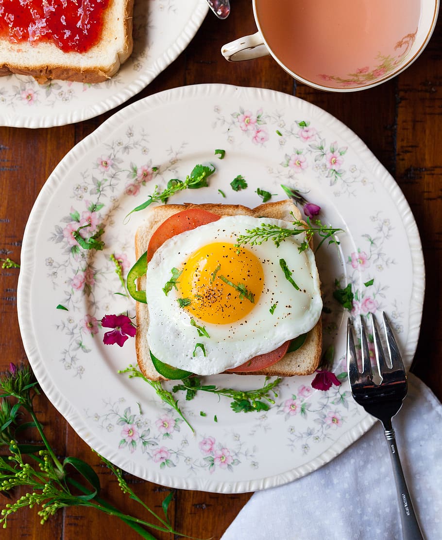 sunny-side up egg with bread beside fork, food and drink, ready-to-eat HD wallpaper