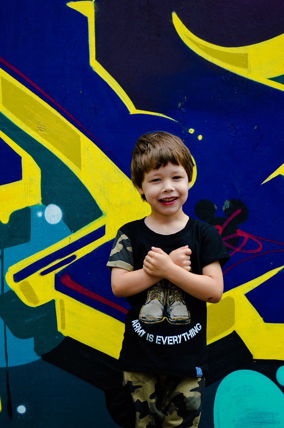 Boy Crossing His Hands, child, daylight, facial expression, graffiti HD wallpaper
