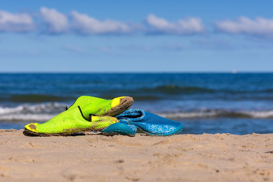 slippers, beach, flip flops, summer, beach shoes, sea, sandals HD wallpaper