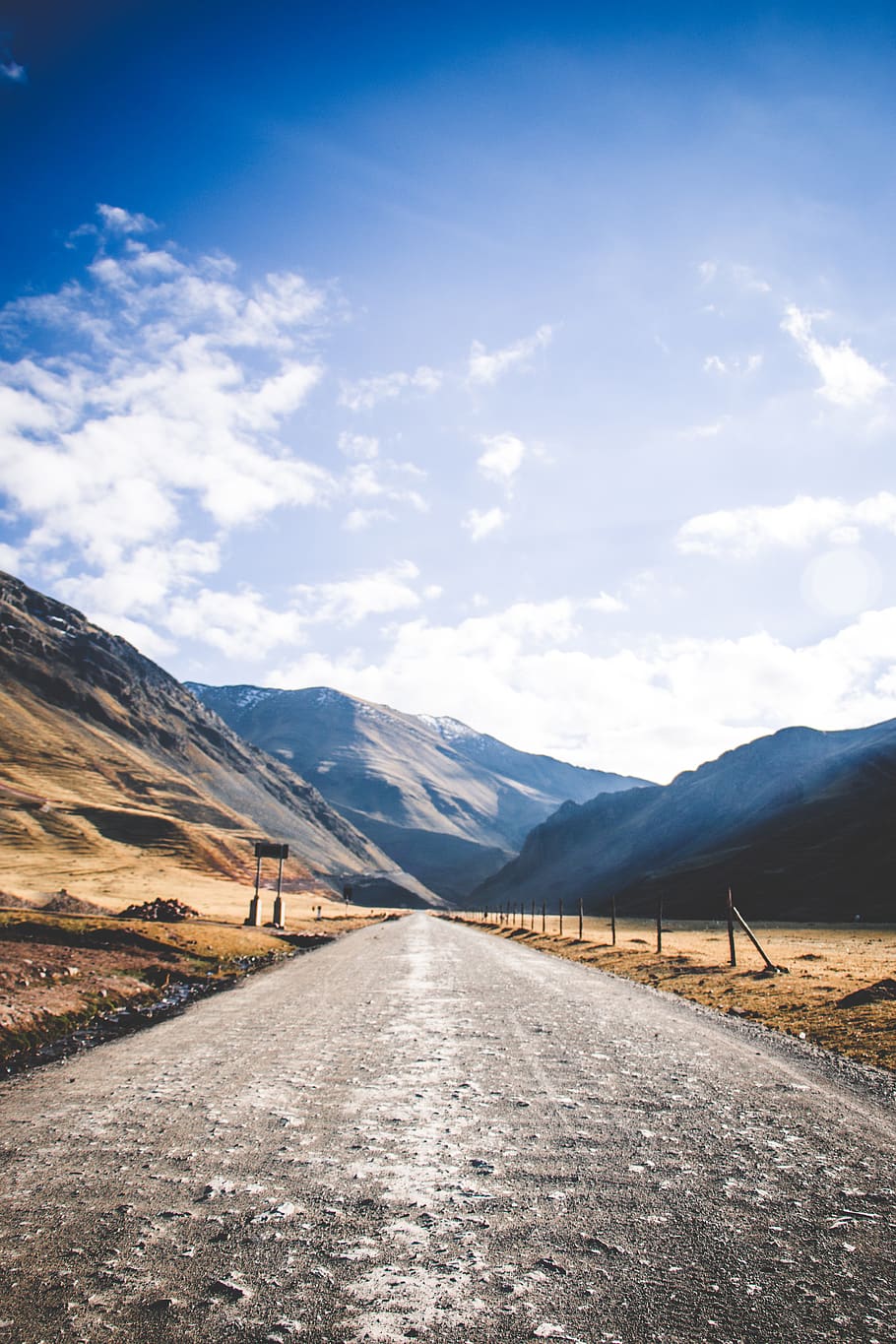 empty road between mountains, sky, scenics - nature, the way forward HD wallpaper