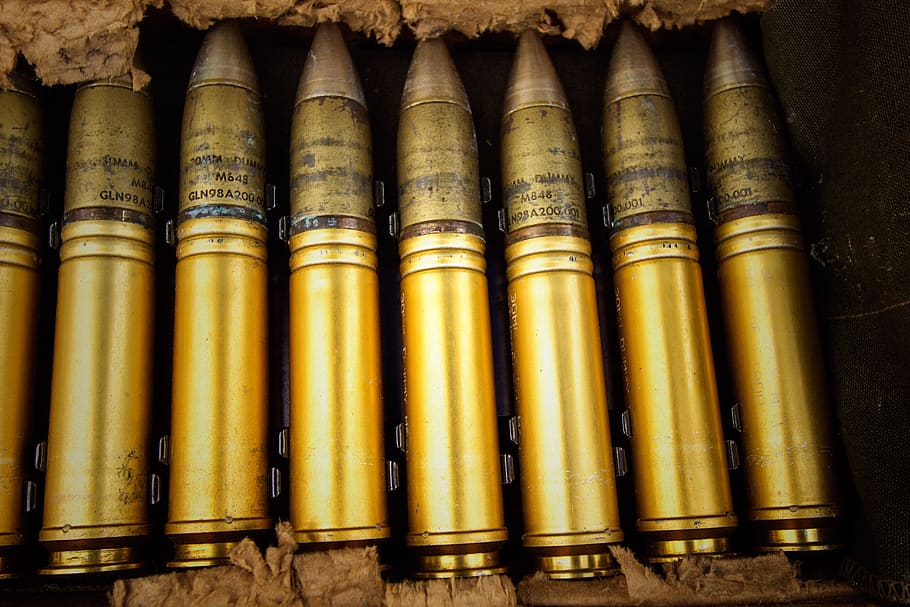 Close Up Photography of Beige Bullet, ammo, ammunition, brass HD wallpaper