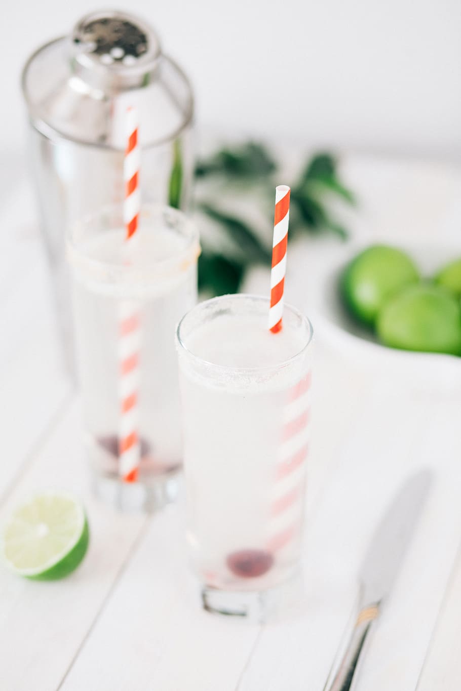 Two Clear Drinking Glasses With Straws, beverage, blur, bottle HD wallpaper