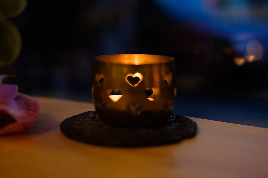 heart, candle, shadow, dark, night, light, love, close-up, table HD wallpaper