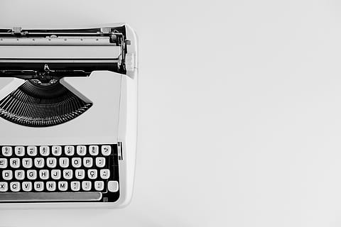 white and black typewriter, copy space, retro styled, technology HD wallpaper