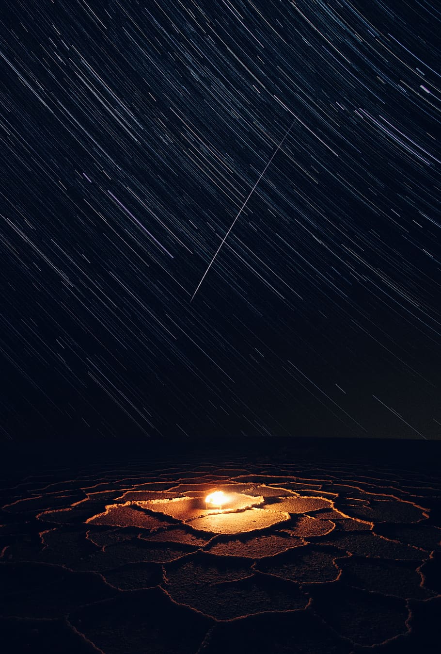 selective focus of light, star, star trail, fire, salt flat, desert HD wallpaper