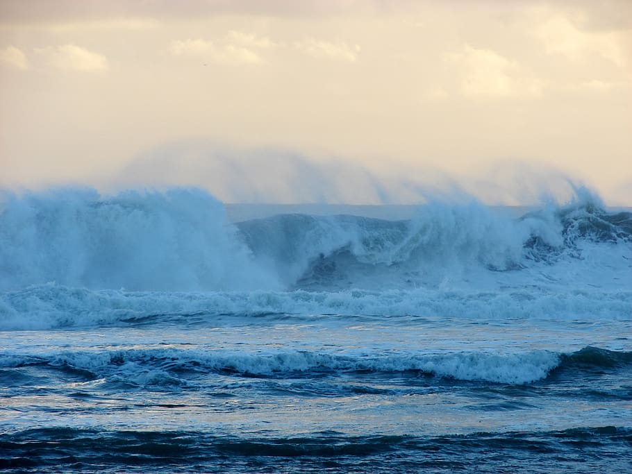 sea waves, water, motion, beauty in nature, sky, power in nature HD wallpaper