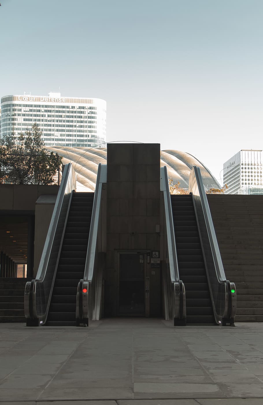 two escalators during day, work, way, business, modern, builing HD wallpaper