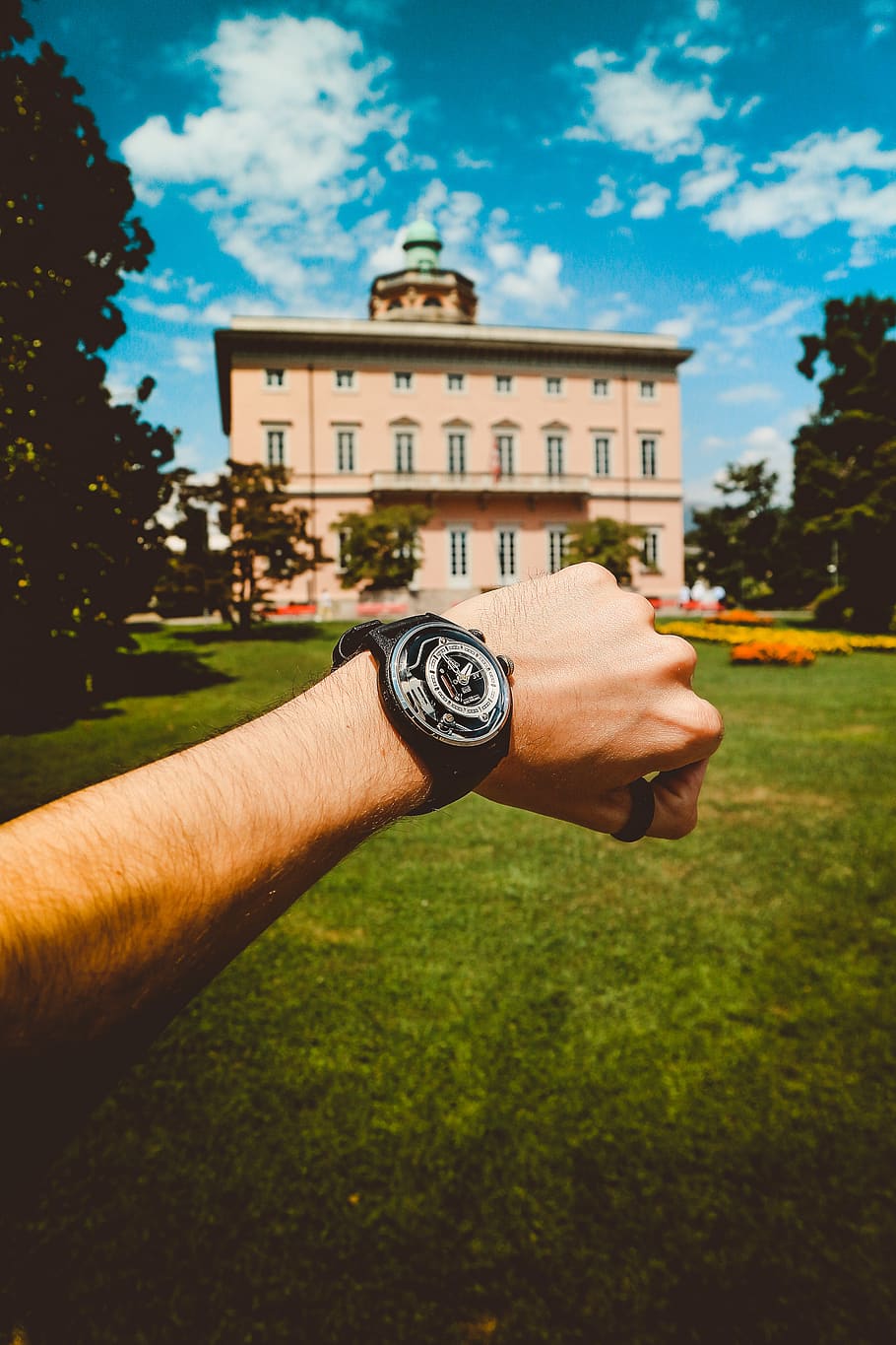 Person Reading Time on Watch, architecture, arm, building, daylight HD wallpaper