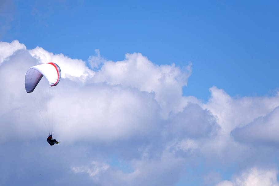 paraglider, clouds, sky, blue, dom, paragliding, flying, leisure HD wallpaper