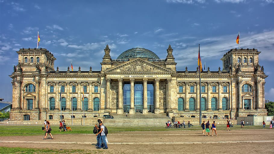 People Near of Brown Concrete Building during Daytime, architecture HD wallpaper