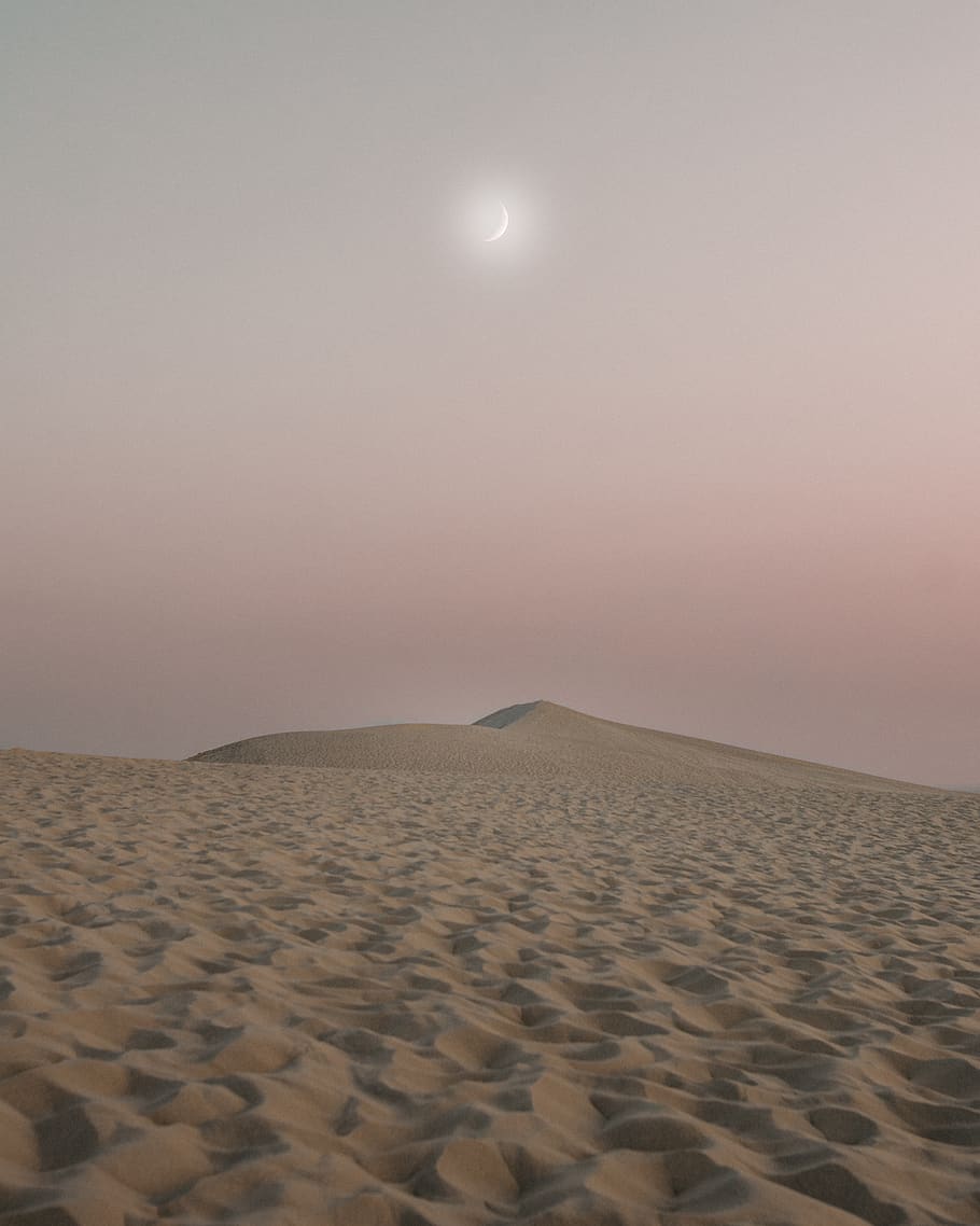 Quarter Moon And Desert, arid, drought, dry, dunes, sand, sand dunes HD wallpaper