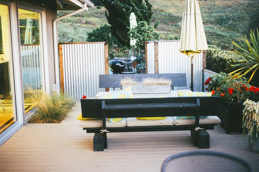 Black-and-beige Wooden 3-piece Patio Set Outside Near House, terrace HD wallpaper