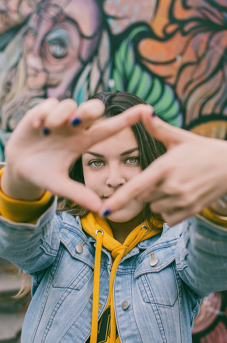 hand, person, frame, model, pose, beauty, graffiti, mural, wall HD wallpaper