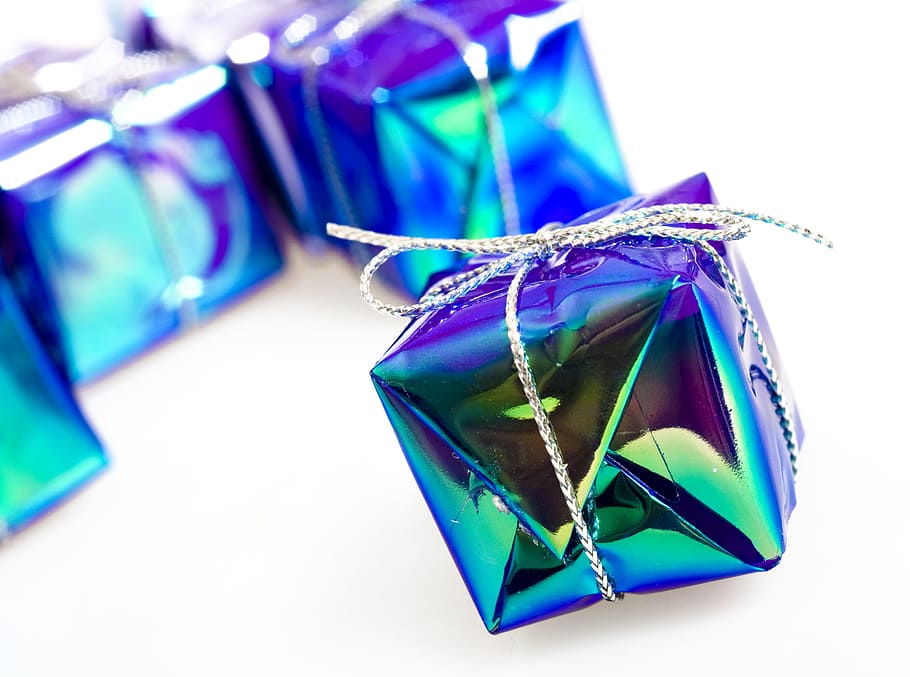 con2011, bow, box, christmas, holiday, object, present, small HD wallpaper