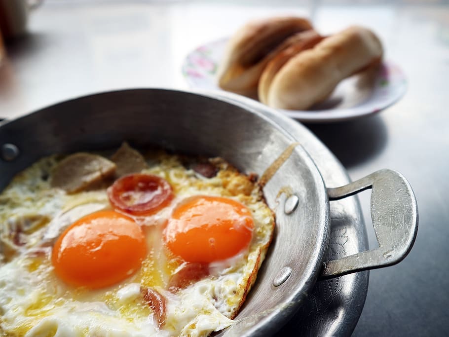 a fried egg, breakfast, food, cooking, toast, plate, in the morning