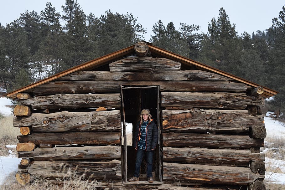 Person Standing in Front of Barn House, cabin, chalet, cold, country HD wallpaper