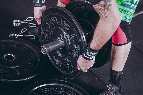 Person Holding Barbell, active, athlete, biceps, bodybuilder HD wallpaper