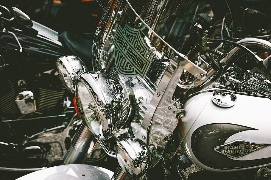 chopper-chrome-classic-close-up.jpg