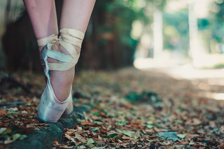 Woman Dancing Outdoor, blurred background, close-up, daylight HD wallpaper