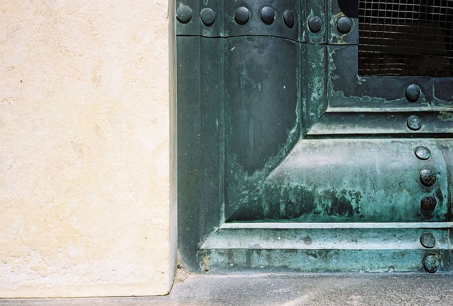 corner, window, old, rust, city, urban, vintage, wall, building HD wallpaper