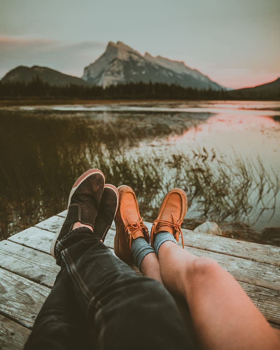 HD wallpaper: mountains, lake, Alberta, travelling, couple, love, dating |  Wallpaper Flare