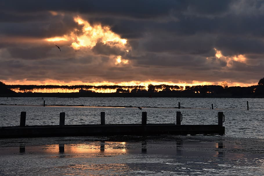 sunset, evening sky, scaffolding, nature, lake, river, beach HD wallpaper