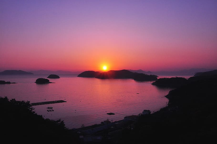 landscape photo of sunset over body of water, sunrise, seaside HD wallpaper