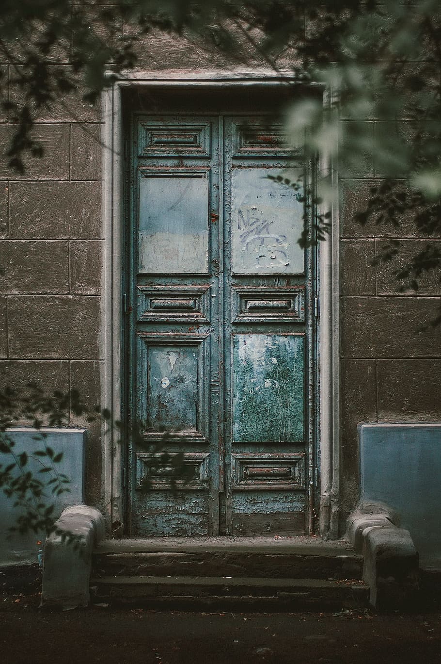 teal wooden door on gray concrete wall, building, old, retro HD wallpaper